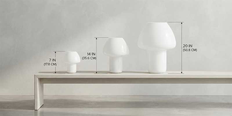 Sizing scale diagram comparing mini standard and large mushroom lamp dimensions with measurement lines